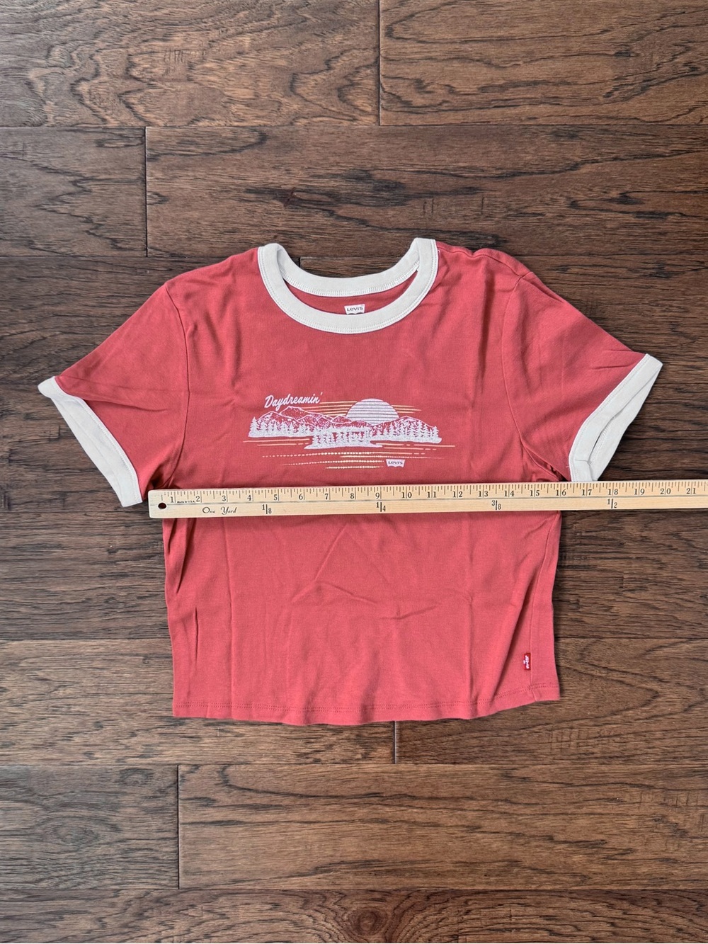 Levi's Graphic Mini Ringer Tee Daydreamin’ Red Orange Size Large - Picture 2 of 8